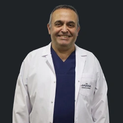 Profesor asociado doctorHakan Ulucan - V Klinik